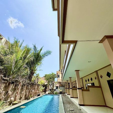 Taxa Raya Guest House Legian  Exterior photo